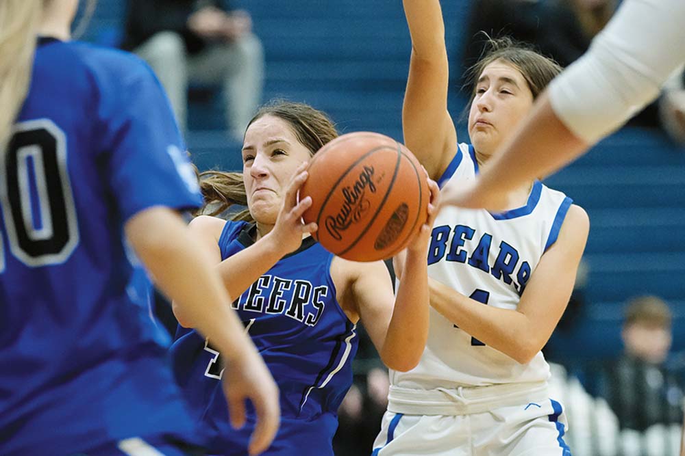 Girls' Hoops Take Care of Bears, 67-28 | TownLively